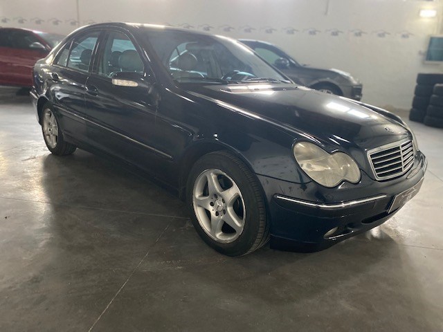 MERCEDES-BENZ C270 CDI AVANTGARDE foto 3