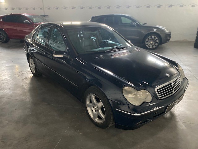 MERCEDES-BENZ C270 CDI AVANTGARDE foto 4