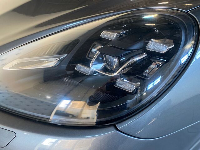 Porsche Cayenne Turbo foto 10