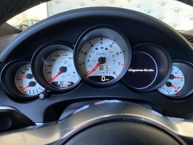 Porsche Cayenne Turbo foto 16