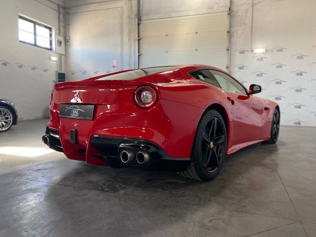 FERRARI F12 BERLINETTA foto 18