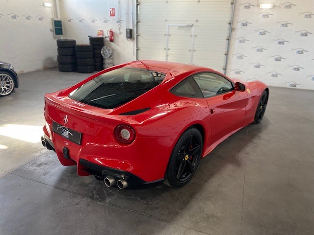 FERRARI F12 BERLINETTA foto 19