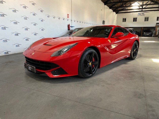 FERRARI F12 BERLINETTA foto 24