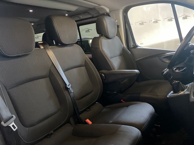 Renault Traffic Space class 2.0dci foto 11