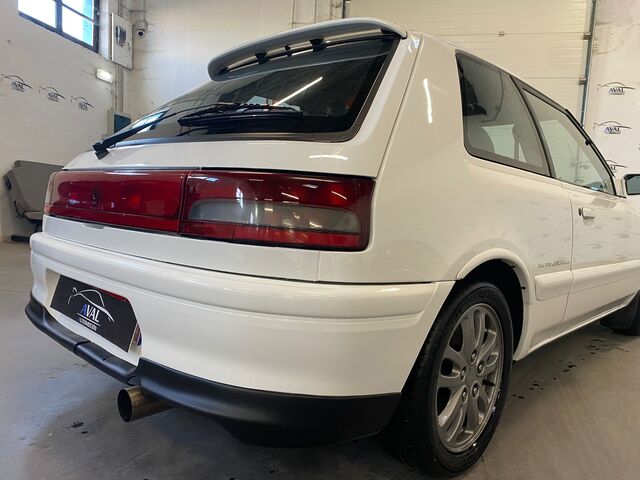 Mazda 323 GT-R foto 17