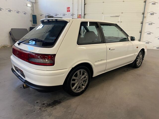 Mazda 323 GT-R foto 7