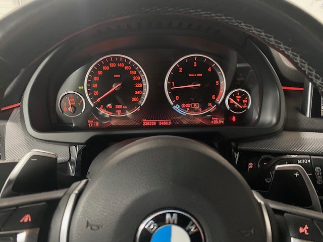 BMW X5 M50D foto 13