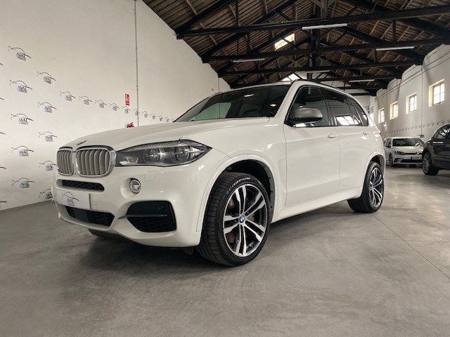 BMW X5 M50D foto 2