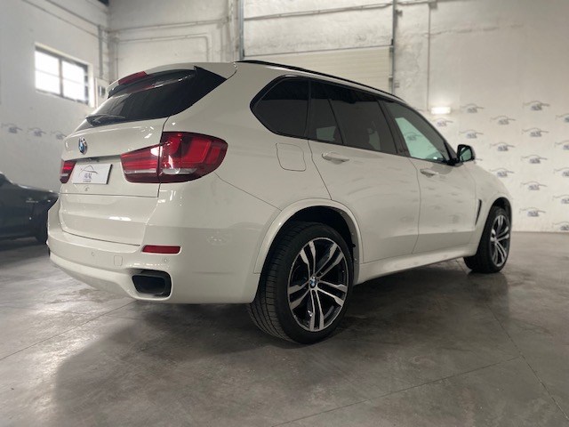 BMW X5 M50D foto 5