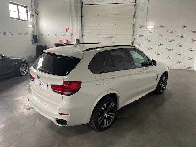 BMW X5 M50D foto 6