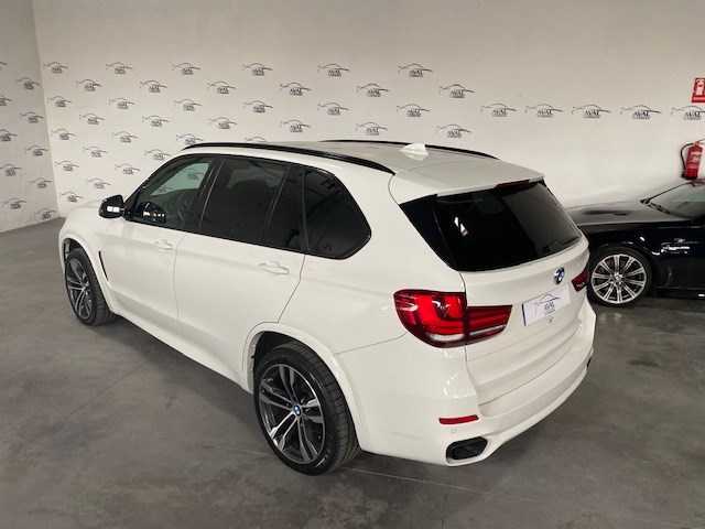 BMW X5 M50D foto 8